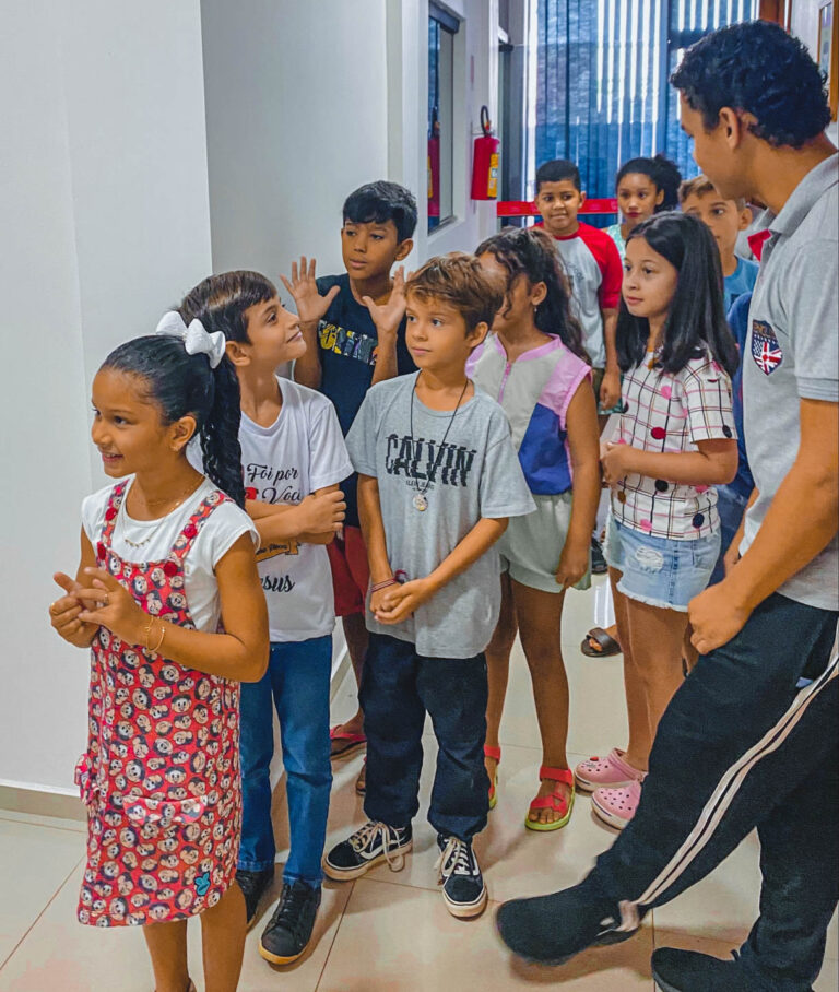 Aprenda inglês de forma divertida na Kids Academy com Turmas Little Kids e Kids para crianças de 04 a 11 anos
