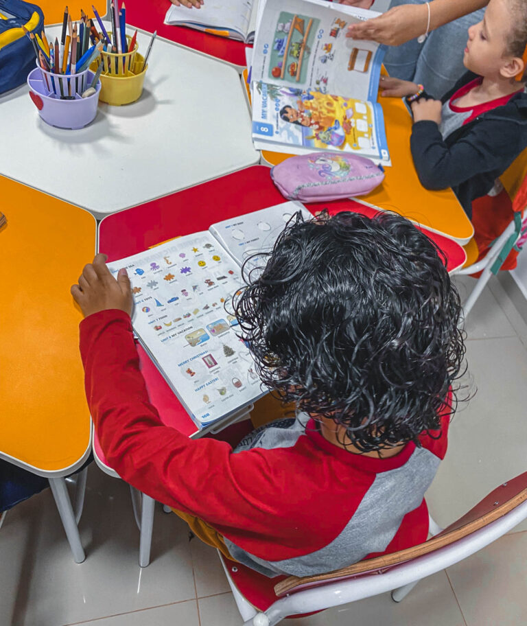 Aprenda inglês de forma divertida na Kids Academy com Turmas Little Kids e Kids para crianças de 04 a 11 anos