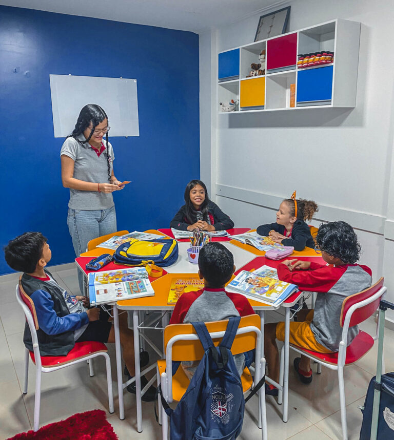 Aprenda inglês de forma divertida na Kids Academy com Turmas Little Kids e Kids para crianças de 04 a 11 anos